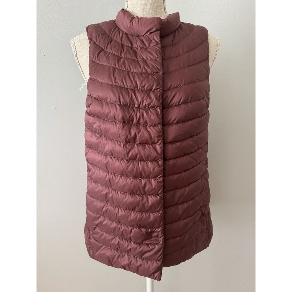 Athleta Women's‎ Down Ouffer Vest in Burgundy Size Small Outdoors Nature Layers